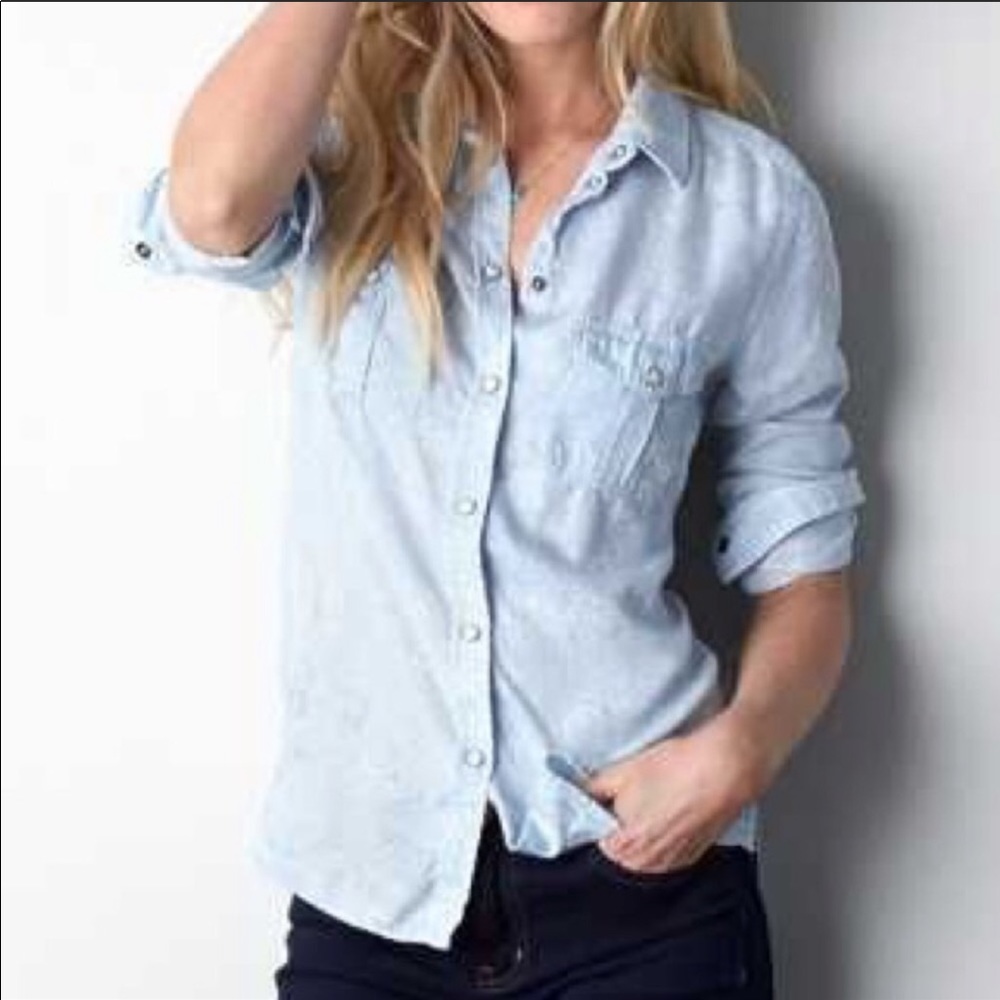 American Eagle Lightwash Boyfriend Chambray Shirt